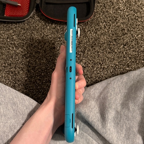 Nintendo Handheld Console - Blue - Picture 4 of 12